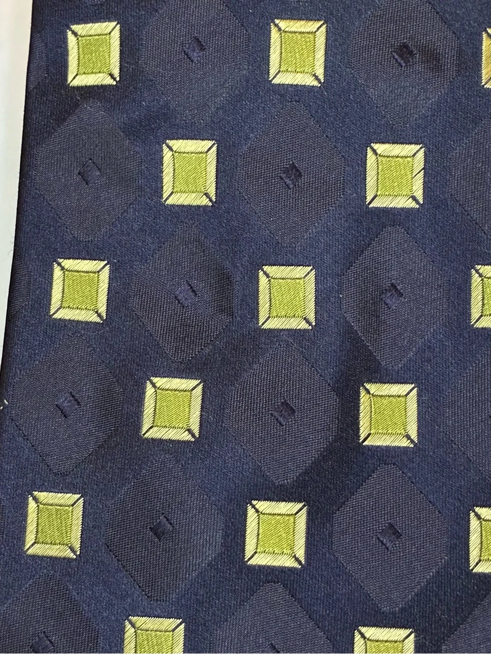 7- BCBG 100% Silk Men’s Neckties 3 MAXAZRIA & 4 ATTITUDE good condition 58”-61”